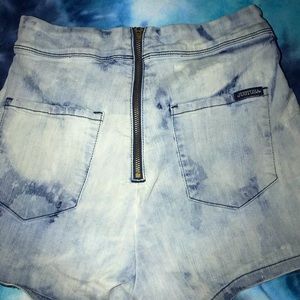 acidwash highwaisted shorts
